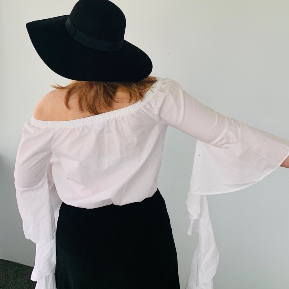 2/$25 Vero Moda / Off The Shoulder Blouse